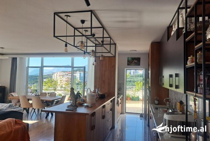 Shtepi ne shitje 5+1 ne Tirane - 600,000 Euro