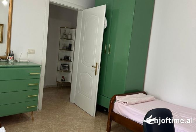 Shtepi me qera 2+1 ne Tirane - 650 Euro