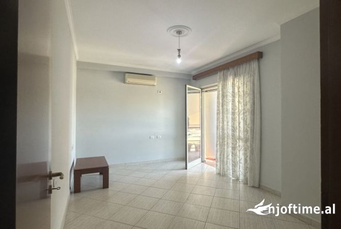 Shtepi me qera 2+1 ne Tirane - 700 Euro