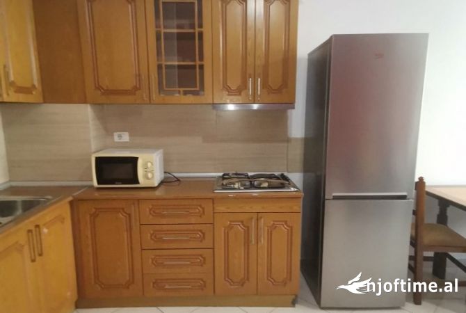 Shtepi me qera 1+1 ne Tirane - 400 Euro