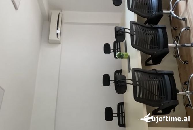 Ambient biznesi me qera 3+1 ne Tirane - 1,000 Euro