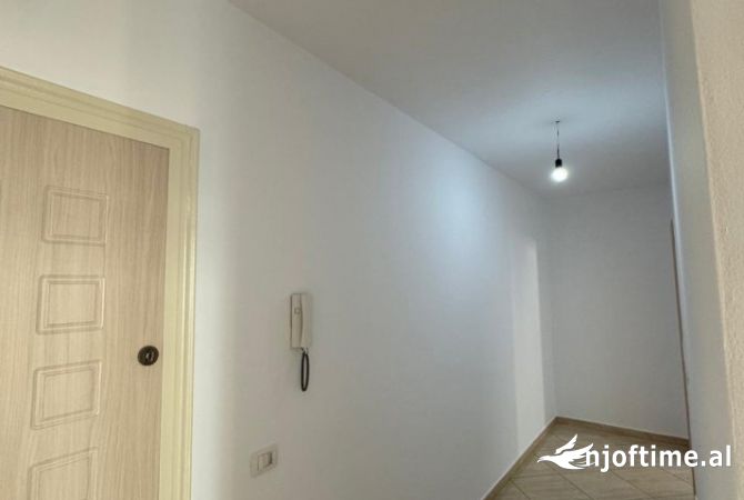 Tirane, jepet me qera apartament 2+1 Kati 2, 115 m2 450 Euro (Rruga Teodor Keko - Astir)