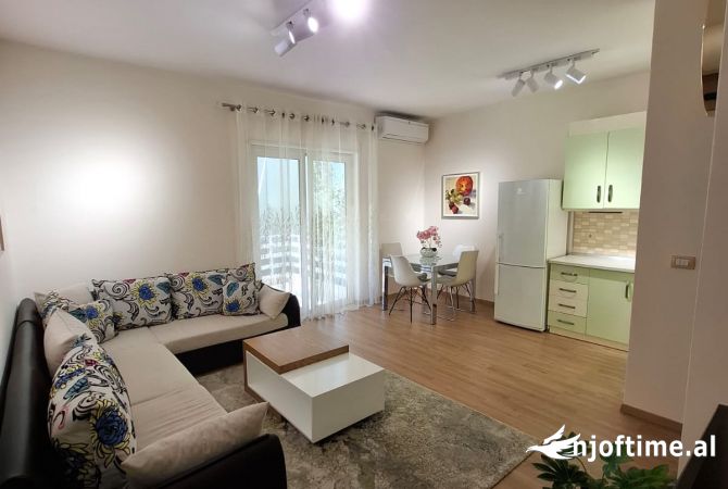 Shtepi me qera 2+1 ne Tirane - 800 Euro