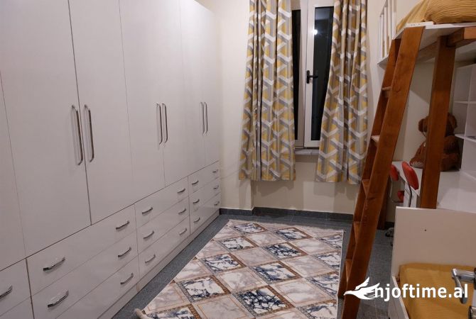 Shtepi me qera Apartament ne Tirane, 2+1, Mobilimi E mobiluar, Pagesa 720  Euro.