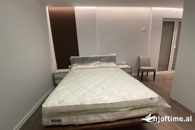 Shtepi me qera Apartament ne Tirane, 2+1, Mobilimi E mobiluar, Pagesa 650  Euro.