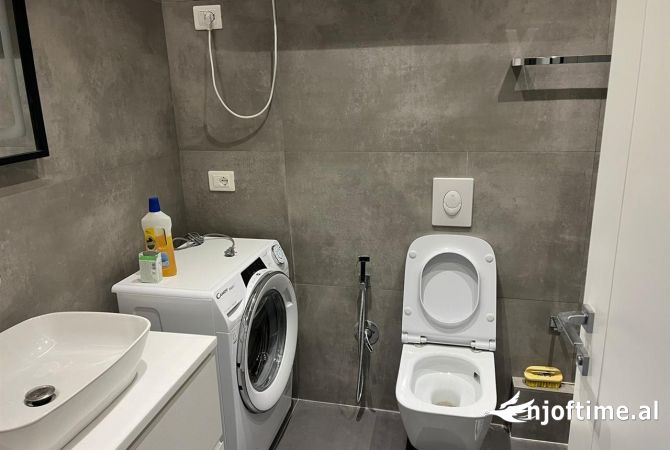 Shtepi me qera Apartament ne Tirane, 2+1, Mobilimi E mobiluar, Pagesa 650  Euro.