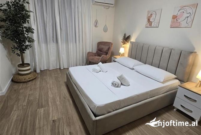 Shtepi me qera Apartament ne Tirane, 1+1, Mobilimi E mobiluar, Pagesa 900  Euro.