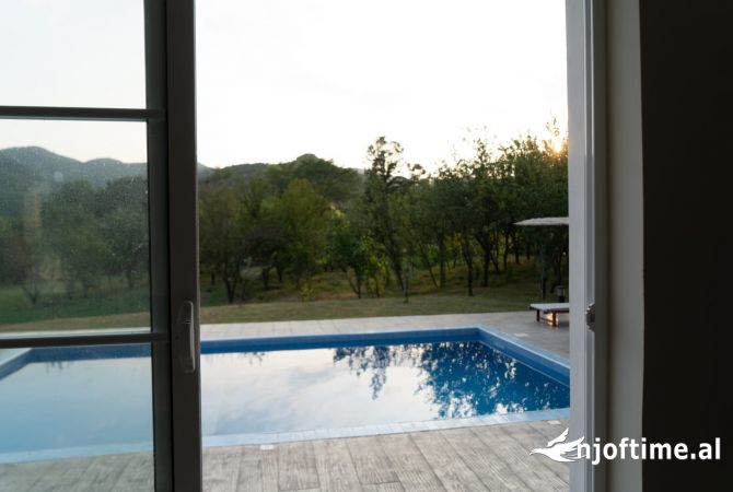 Shtepi me qera 2+1 ne Tirane - 1,000 Euro