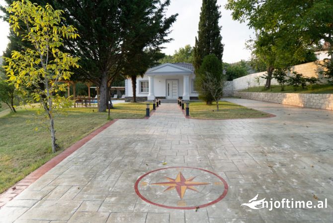 Shtepi me qera 2+1 ne Tirane - 1,000 Euro