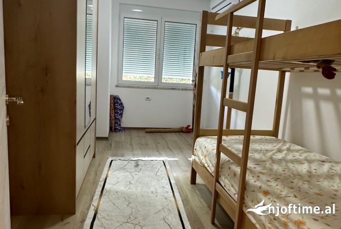 Shtepi me qera Apartament ne Tirane, 2+1, Mobilimi E mobiluar, Pagesa 650  Euro.