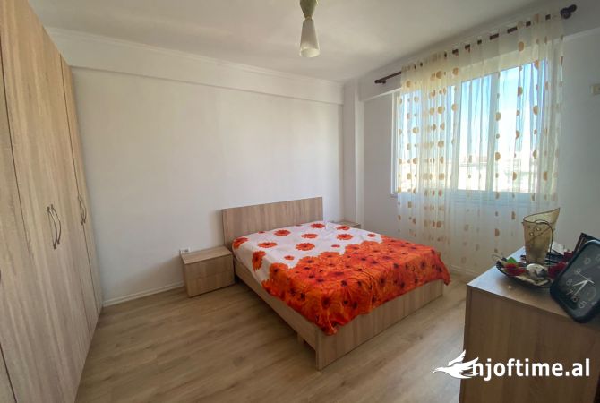Shtepi ne shitje Apartament ne Tirane, 1+1, Mobilimi E mobiluar, Pagesa 78,000  Euro.