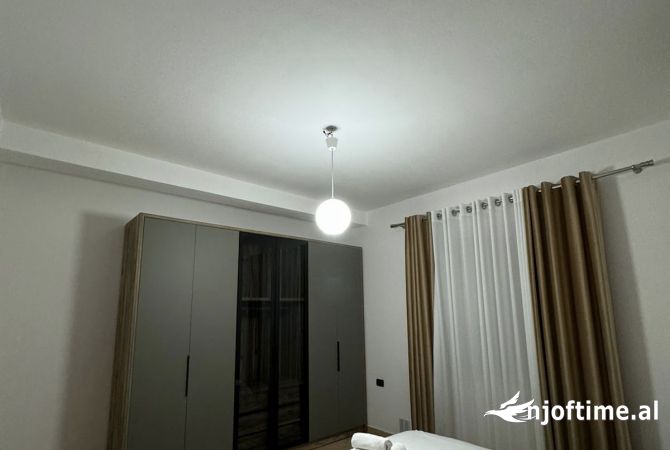 Shtepi me qera Apartament ne Tirane, 1+1, Mobilimi E mobiluar, Pagesa 500  Euro.