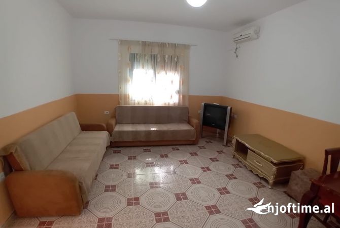 Shtepi me qera 1+1 ne Tirane - 40,000 Leke