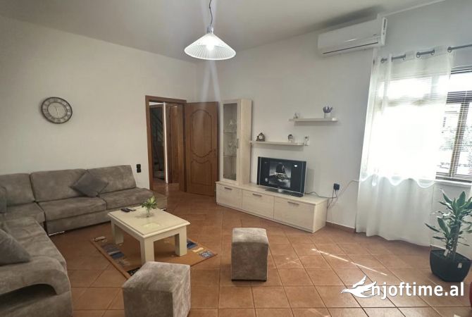 Shtepi me qera 2+1 ne Tirane - 50,000 Leke