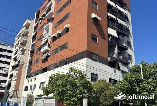Shtepi ne shitje Apartament ne Tirane, 2+1, Mobilimi E mobiluar, Pagesa 150,000  Euro.