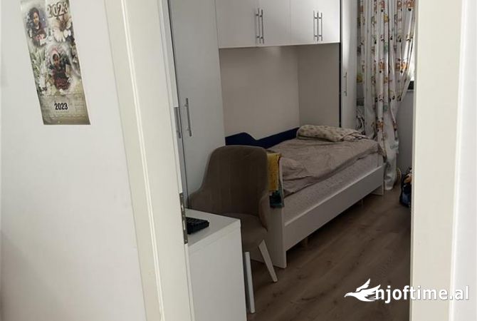 Shtepi ne shitje Apartament ne Tirane, 2+1, Mobilimi E mobiluar, Pagesa 150,000  Euro.