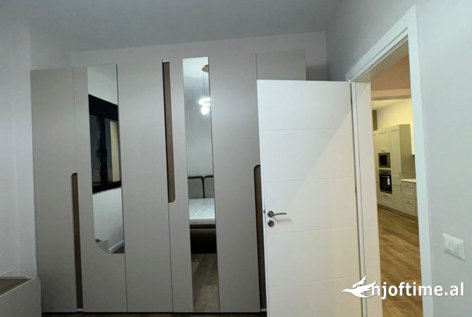 Shtepi me qera Apartament ne Tirane, 1+1, Mobilimi E mobiluar, Pagesa 700  Euro.