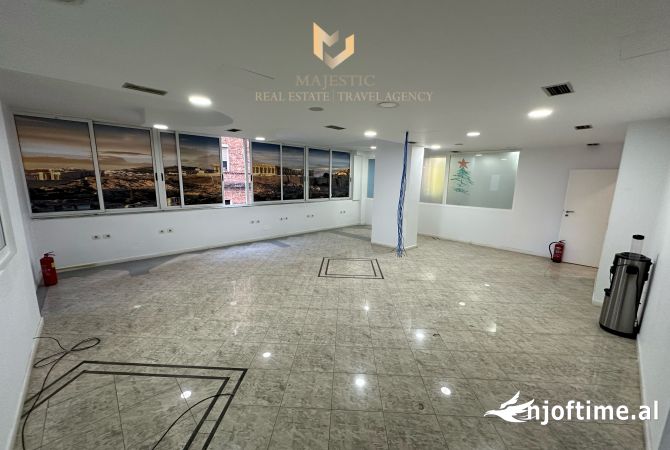 Ambient biznesi me qera 3+1 ne Tirane - 3,000 Euro