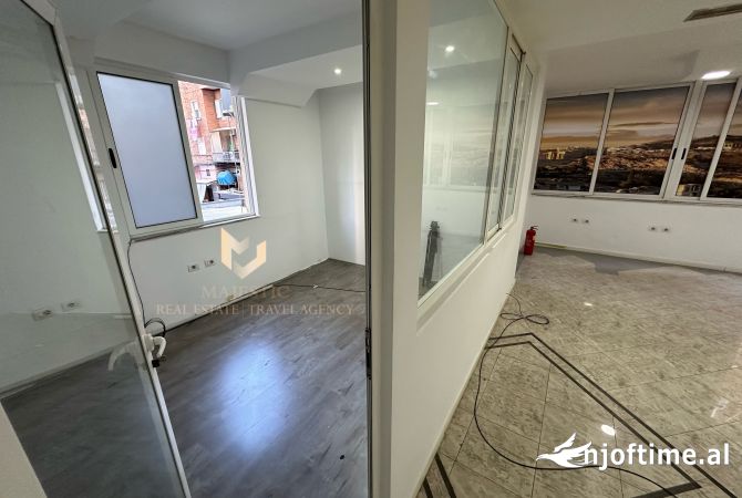 Ambient biznesi me qera 3+1 ne Tirane - 3,000 Euro