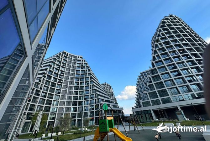 Jepet me qera apartament 2+1+2 120m2 te lake View(per zyra ose banim)