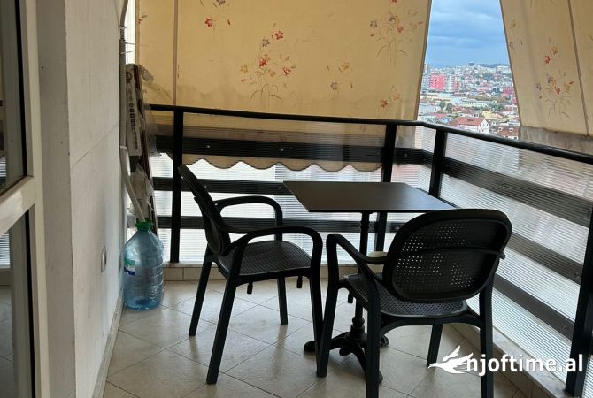 Shtepi me qera Apartament ne Tirane, 2+1, Mobilimi E mobiluar, Pagesa 500  Euro.