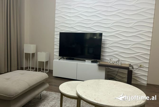 Shtepi me qera Apartament ne Tirane, 2+1, Mobilimi E mobiluar, Pagesa 500  Euro.