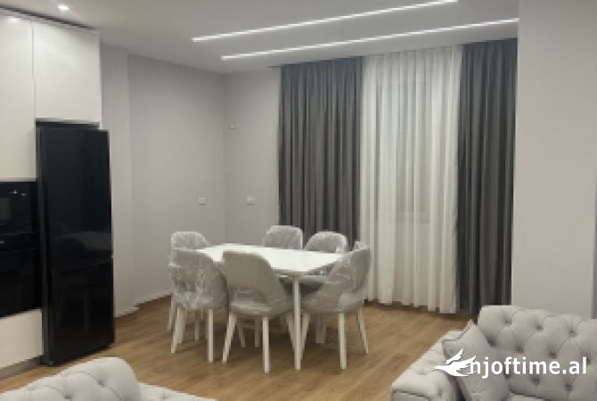 Shtepi ne shitje Apartament ne Tirane, 2+1, Mobilimi E mobiluar, Pagesa 180,000  Euro.