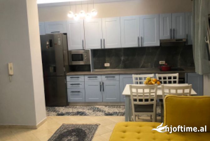 Shtepi me qera Apartament ne Tirane, 2+1, Mobilimi E mobiluar, Pagesa 65,000  Leke.