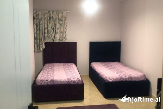 Shtepi me qera Apartament ne Tirane, 2+1, Mobilimi E mobiluar, Pagesa 65,000  Leke.