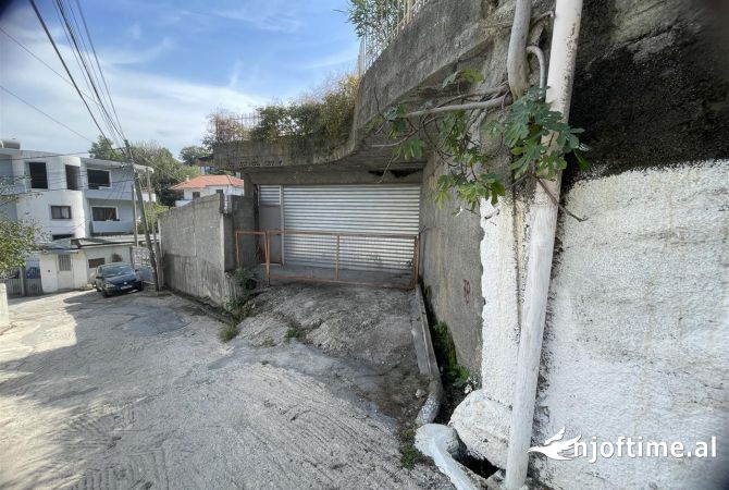Ambient biznesi me qera 4+1 ne Tirane - 600 Euro