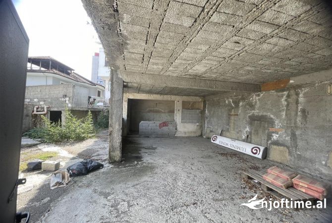 Ambient biznesi me qera 4+1 ne Tirane - 600 Euro