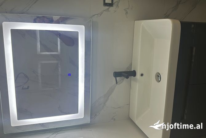 Shtepi ne shitje Apartament ne Tirane, 2+1, Mobilimi E mobiluar, Pagesa 180,000  Euro.