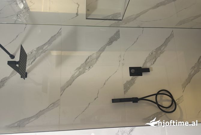 Shtepi ne shitje Apartament ne Tirane, 2+1, Mobilimi E mobiluar, Pagesa 180,000  Euro.