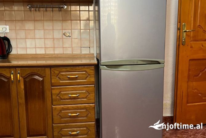 Shtepi me qera Shtepi Private ne Tirane, 2+1, Mobilimi E mobiluar, Pagesa 50,000  Leke.