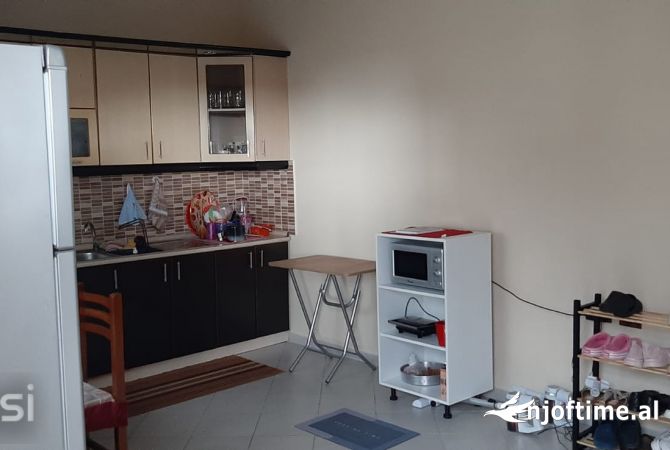 Shtepi ne shitje Shtepi Private ne Tirane, 6+1, Mobilimi Bosh, pa mobiluar, Pagesa 440,000  Euro.