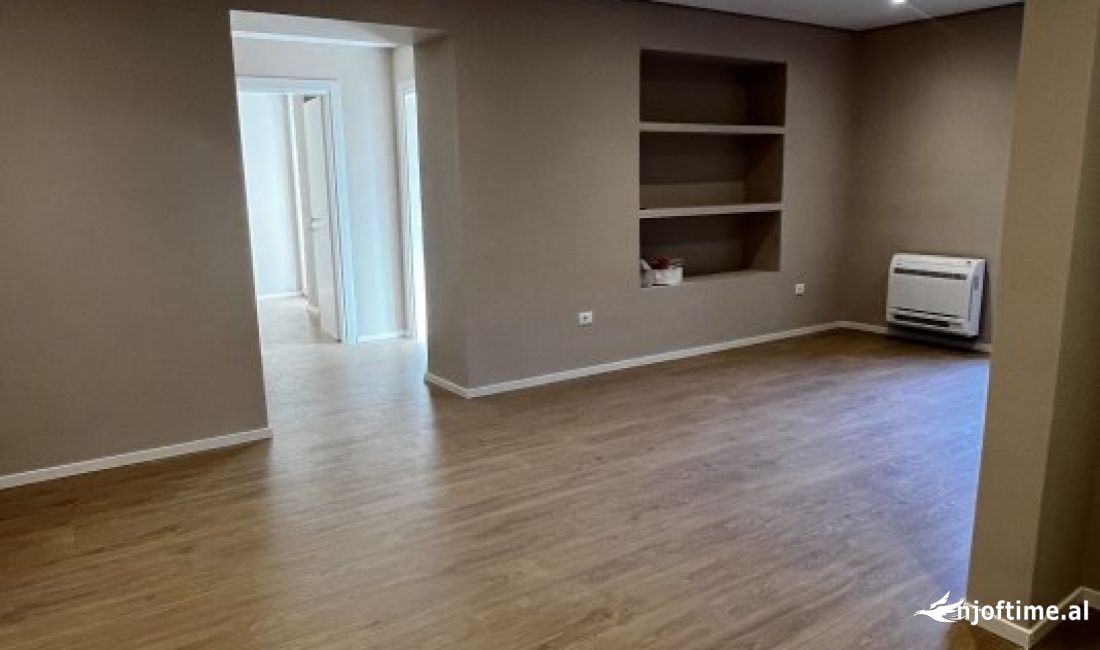 Shtepi me qera Apartament ne Tirane, 2+1, Mobilimi Bosh, pa mobiluar, Pagesa 950  Euro.