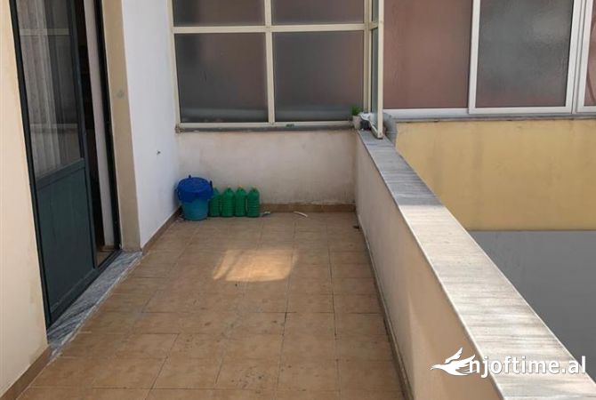 Shtepi ne shitje Apartament ne Tirane, 2+1, Mobilimi E mobiluar, Pagesa 205,000  Euro.