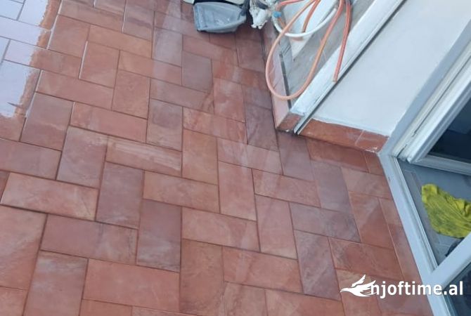 Shtepi me qera Apartament ne Tirane, 2+1, Mobilimi E mobiluar, Pagesa 700  Euro.