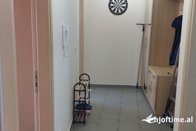 Shtepi me qera Apartament ne Tirane, 2+1, Mobilimi E mobiluar, Pagesa 700  Euro.