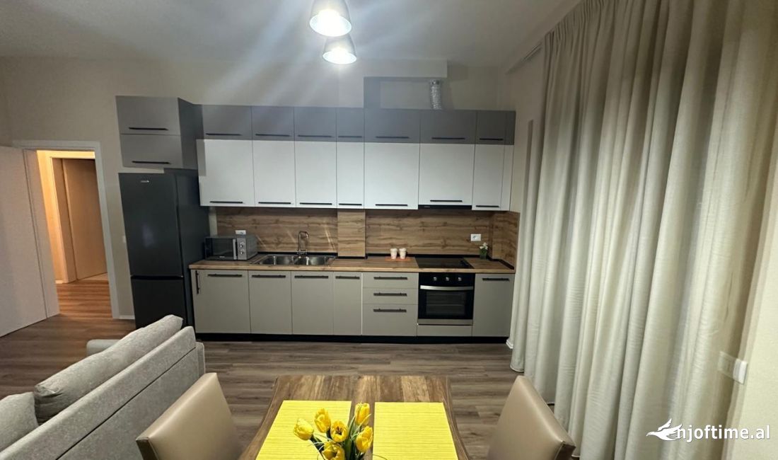 Shtepi me qera Apartament ne Tirane, 2+1, Mobilimi E mobiluar, Pagesa 80,000  Leke.