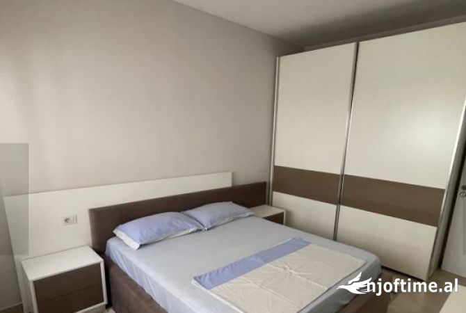 Shtepi me qera 2+1 ne Tirane - 750 Euro