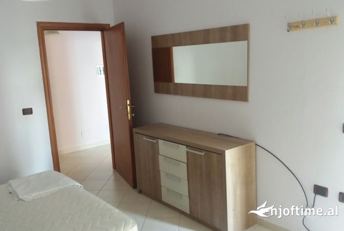 Shtepi me qera Apartament ne Tirane, 2+1, Mobilimi E mobiluar, Pagesa 500  Euro.