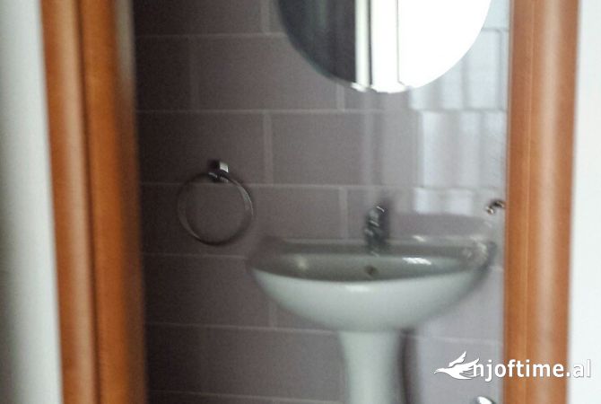 Shtepi me qera Apartament ne Tirane, 2+1, Mobilimi E mobiluar, Pagesa 500  Euro.