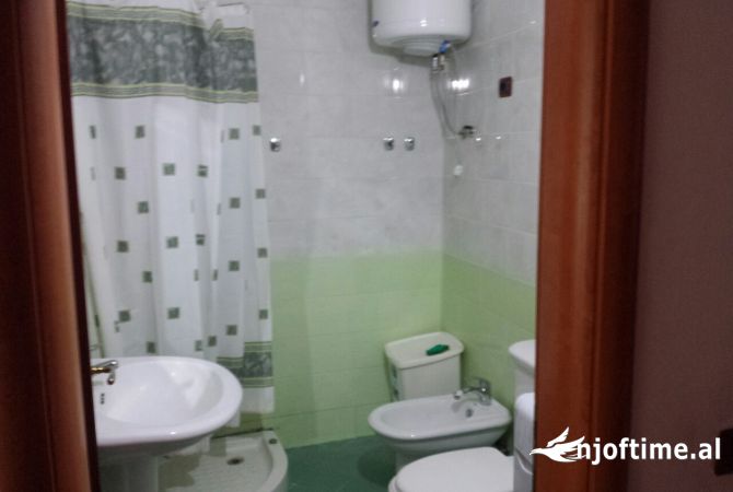 Shtepi me qera Apartament ne Tirane, 2+1, Mobilimi E mobiluar, Pagesa 500  Euro.