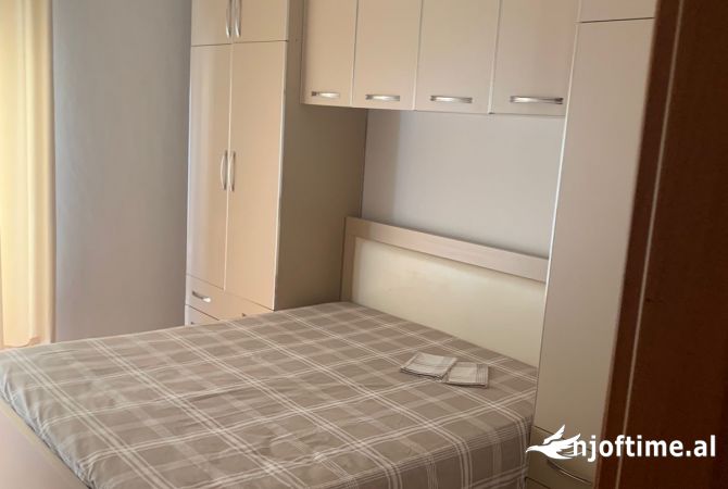 Shtepi me qera Apartament ne Tirane, 2+1, Mobilimi E mobiluar, Pagesa 70,000  Leke.