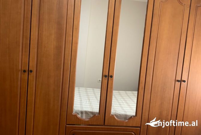 Shtepi me qera Apartament ne Tirane, 2+1, Mobilimi E mobiluar, Pagesa 70,000  Leke.