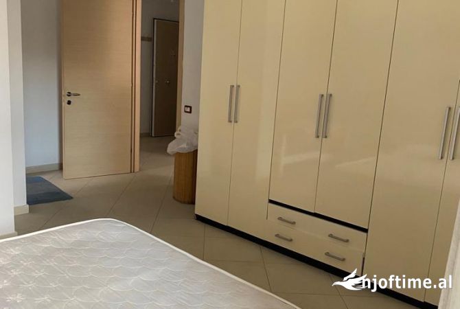 Shtepi me qera Apartament ne Tirane, 2+1, Mobilimi E mobiluar, Pagesa 450  Euro.