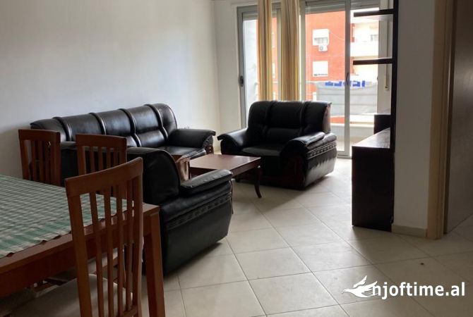 Shtepi me qera 2+1 ne Tirane - 450 Euro