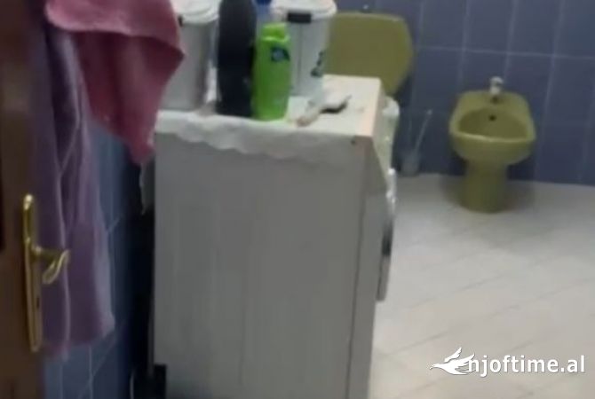 Shtepi me qera Shtepi Private ne Tirane, 2+1, Mobilimi E mobiluar, Pagesa 40,000  Leke.