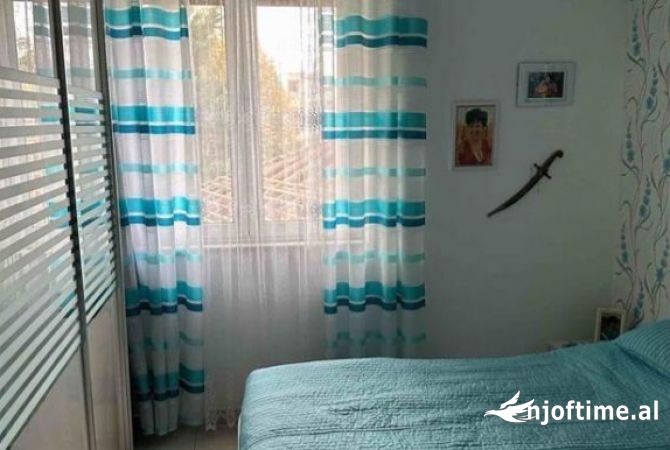 Shtepi ne shitje Apartament ne Tirane, 1+1, Mobilimi E mobiluar, Pagesa 100,000  Euro.